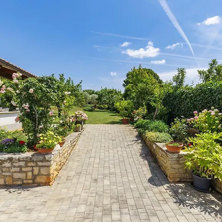 Διαμέρισμα Olivo-1 By Interhome Karpinjan